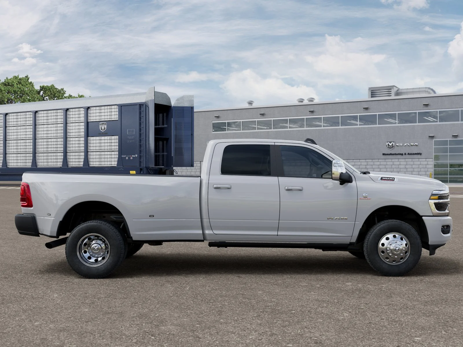 2026 RAM 3500 Laramie - Photo 12