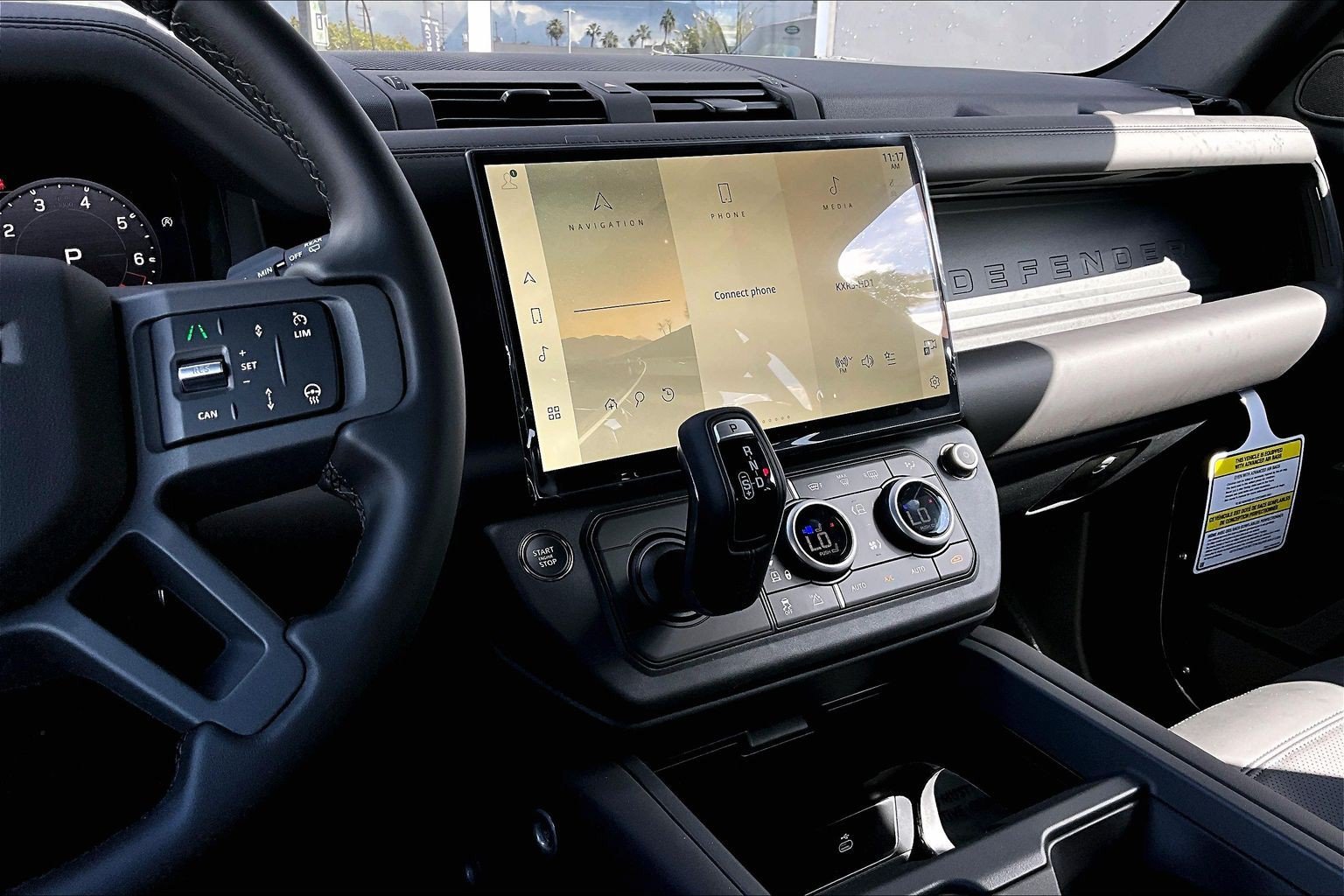 New 2026 Santorini Black Land Rover X-Dynamic SE image 7