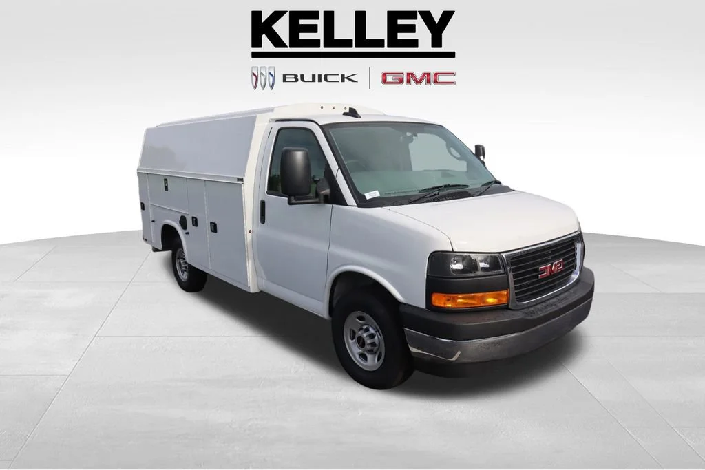 2025 GMC Savana Cutaway