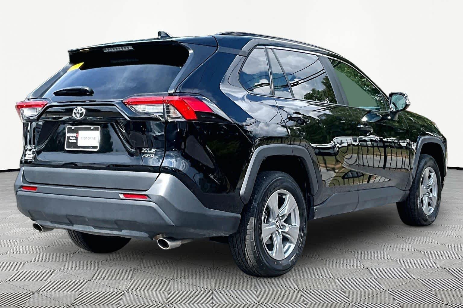 Used 2025 Midnight Black Metallic Toyota XLE image 13