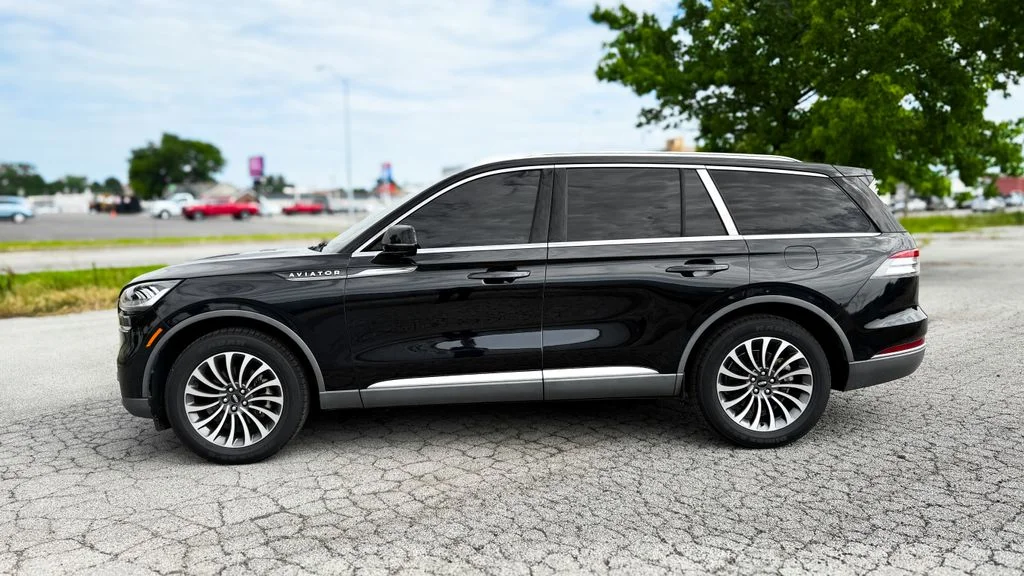 Used 2020 Black Lincoln Reserve image 6