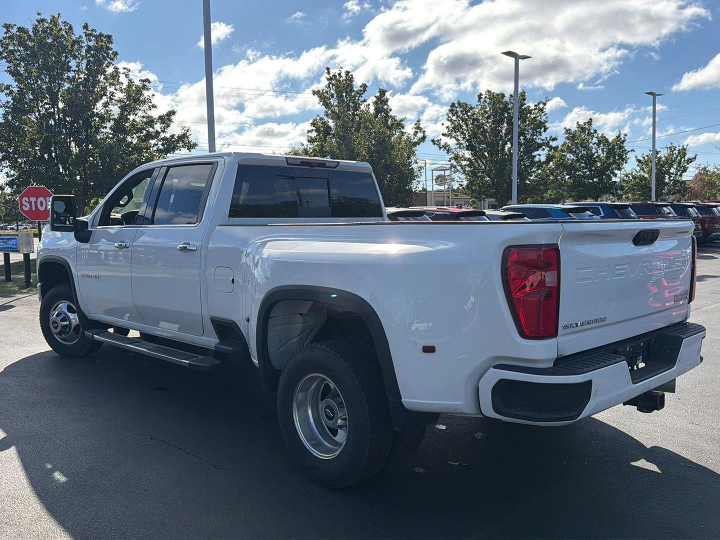 Used 2022 Summit White Chevrolet High Country image 4