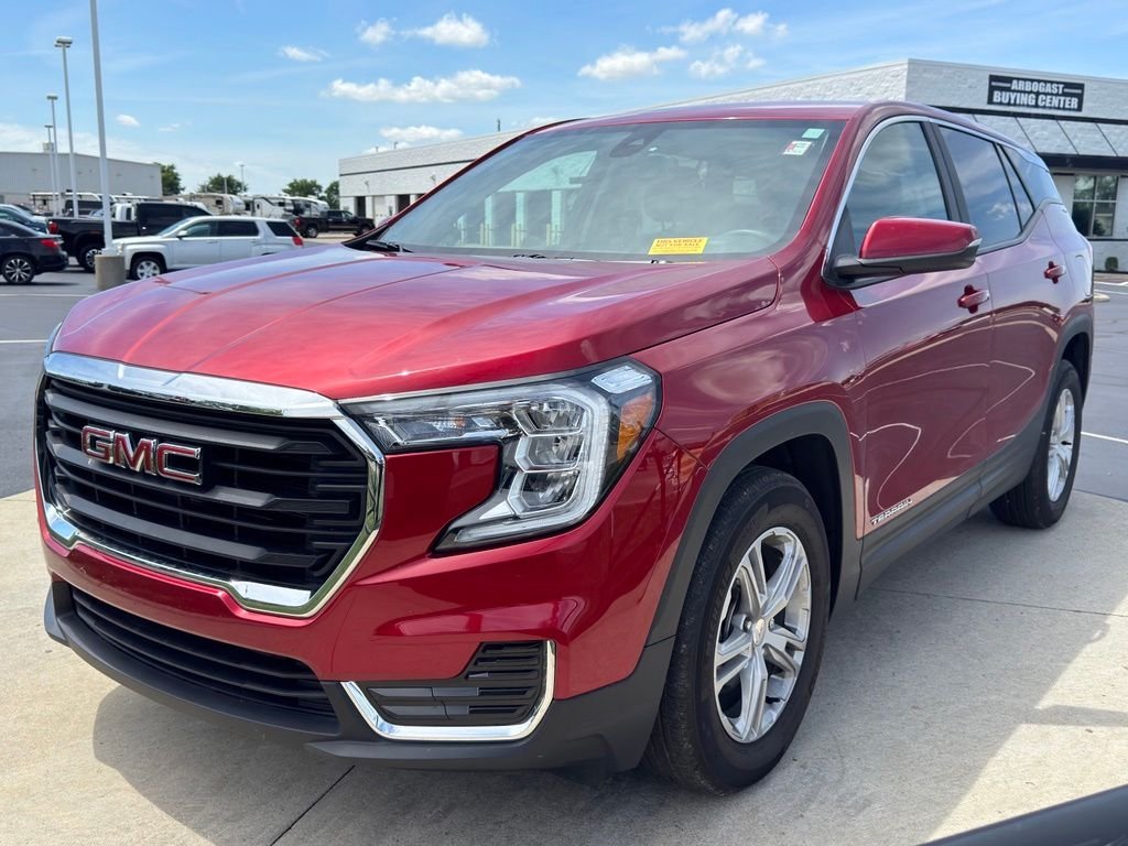 Used 2023 Volcanic Red Tintcoat GMC SLE image 3