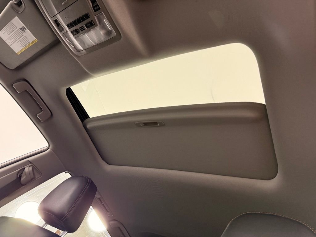 Used 2018 Walnut Toyota XLE image 30