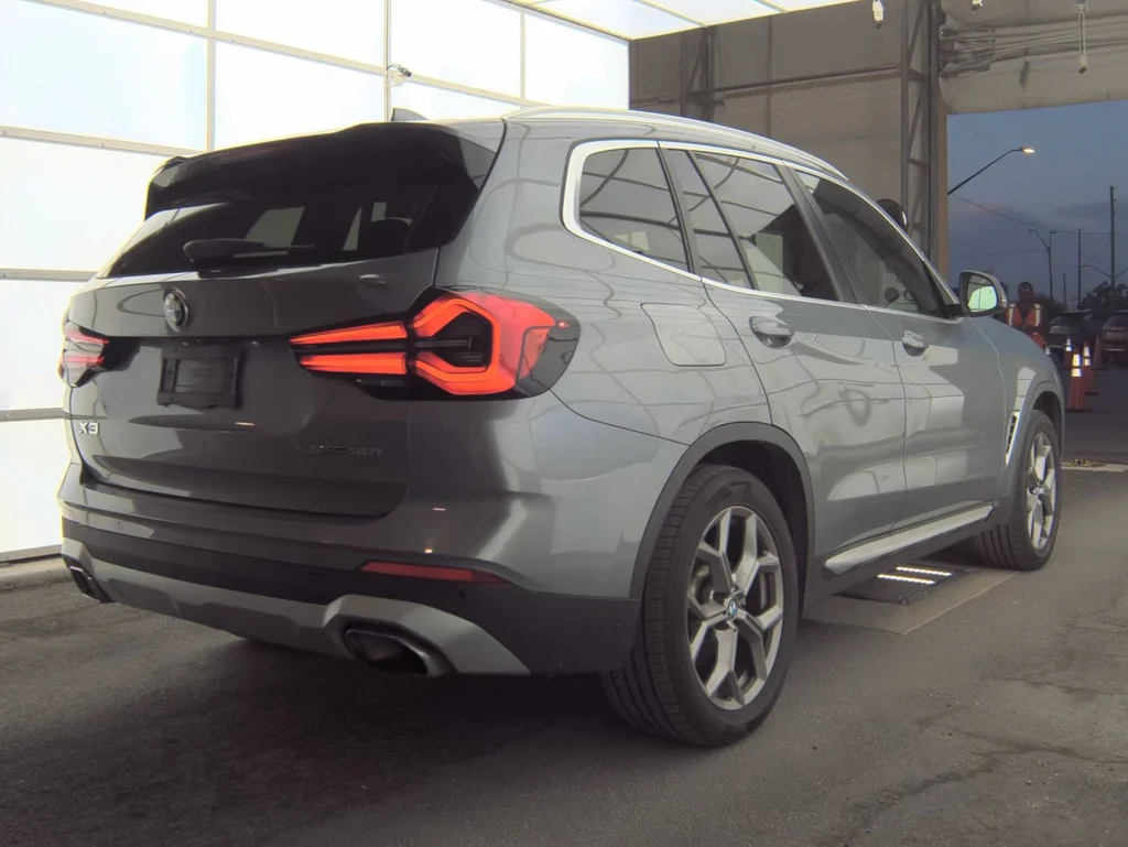 Used 2024 Gray BMW sDrive30i image 2