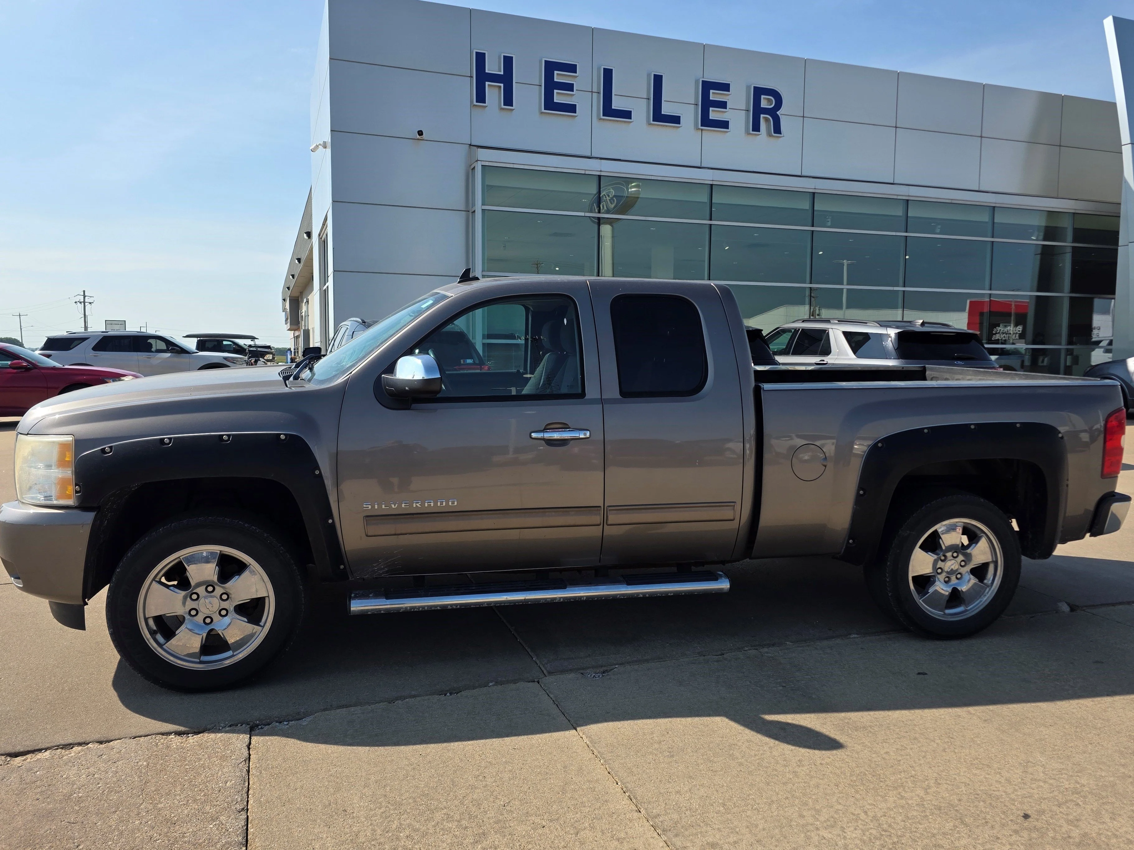 Used 2011 Mocha Steel Metallic Chevrolet LT image 3