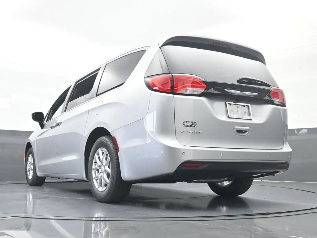 2026 Chrysler Voyager LX - Photo 55