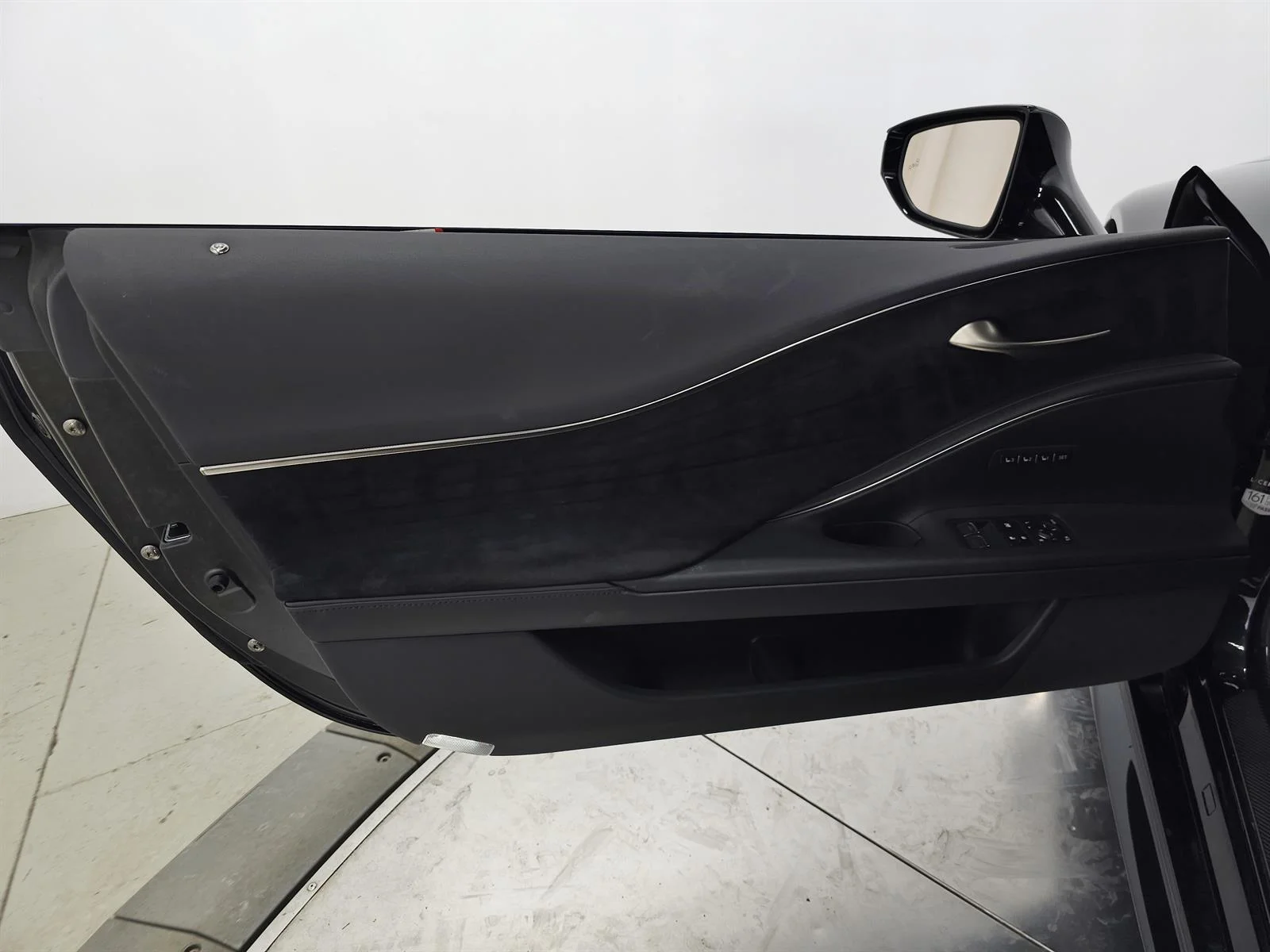 2023 Lexus LC 500 - Photo 14