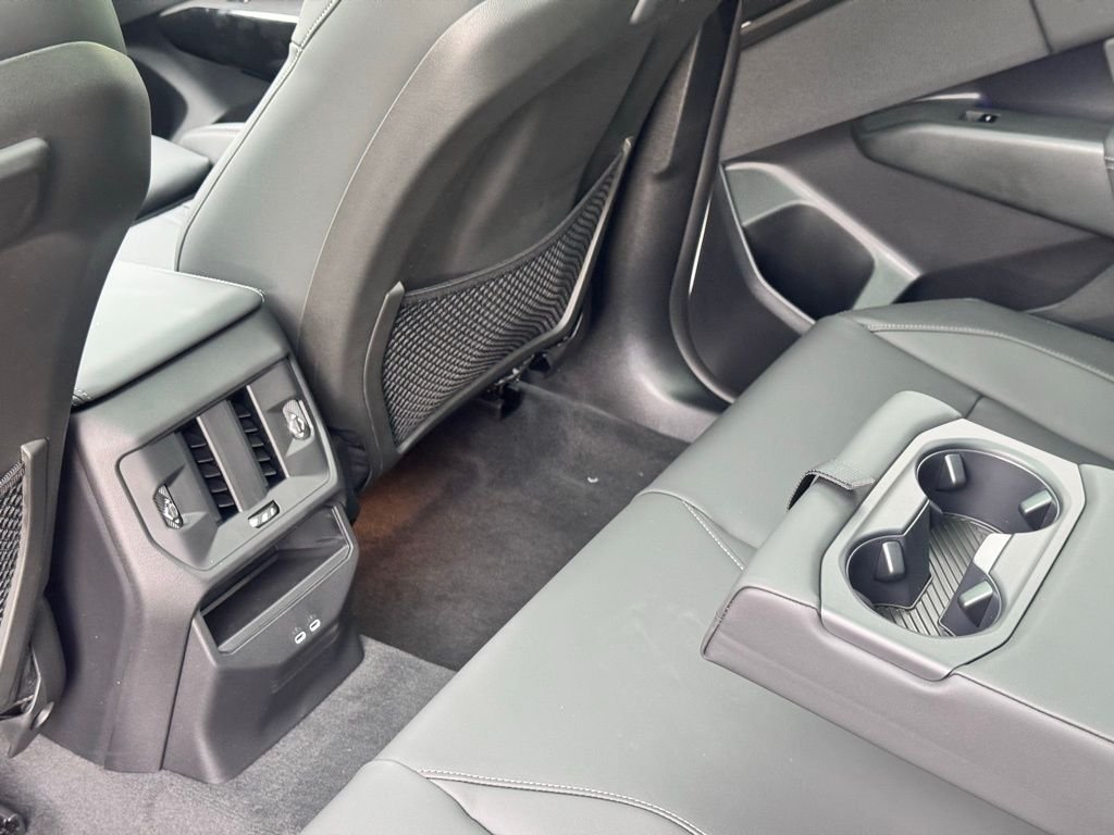 2026 BMW X3 30 - Photo 18