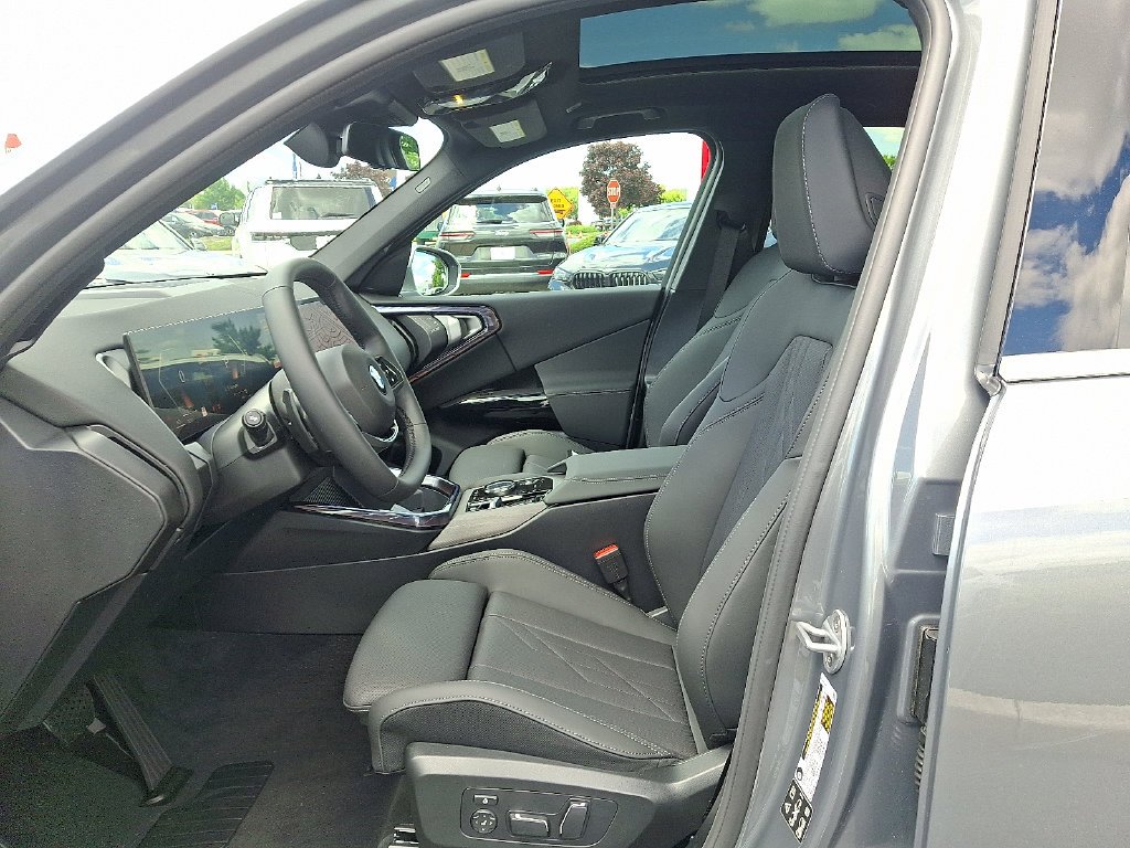 Used 2026 Skyscraper Grey Metallic BMW 30 xDrive image 6