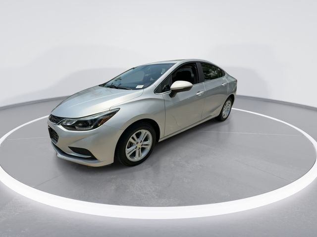 Used 2018 Silver Chevrolet LT image 4