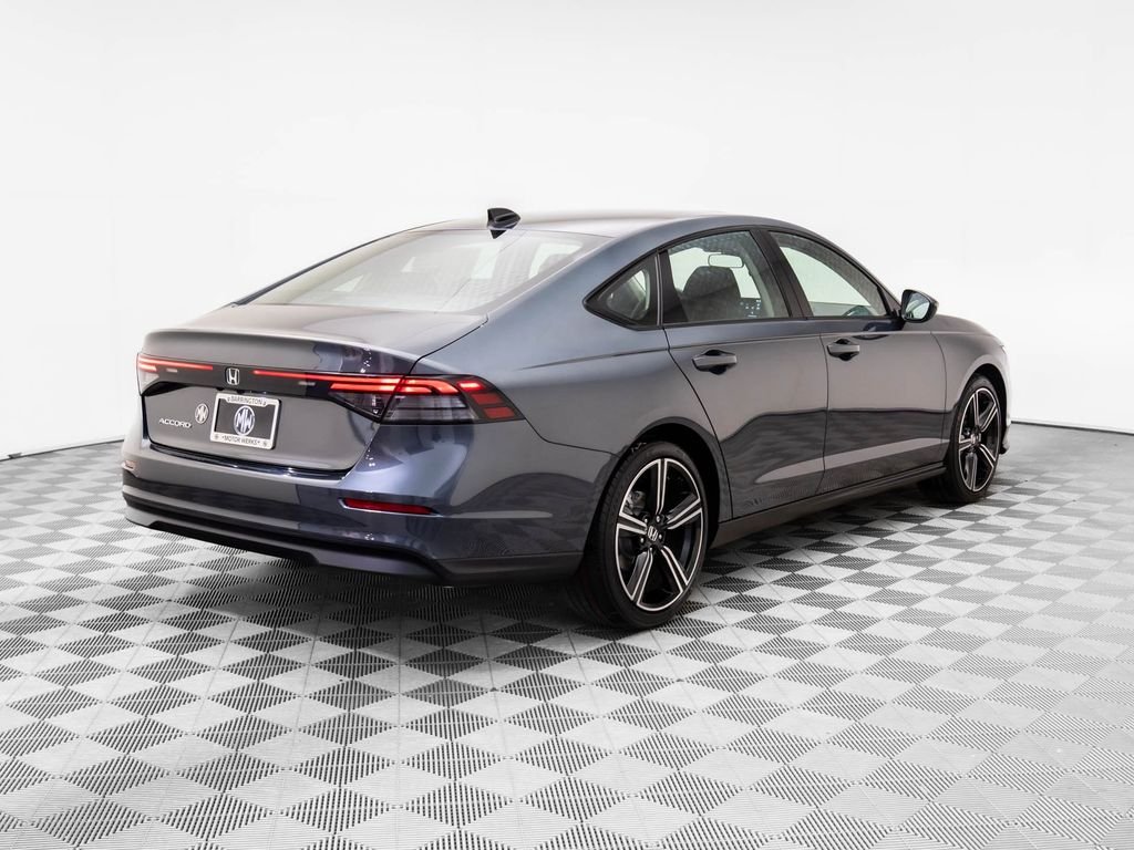 New 2026 Meteorite Gray Metallic Honda SE image 6