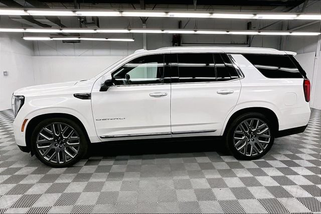 Used 2025 White Frost Tricoat GMC Denali Ultimate image 14