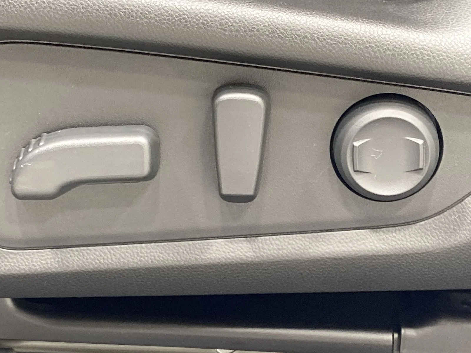 New 2026 CRYSTAL WHITE PEARL Subaru Wilderness image 12