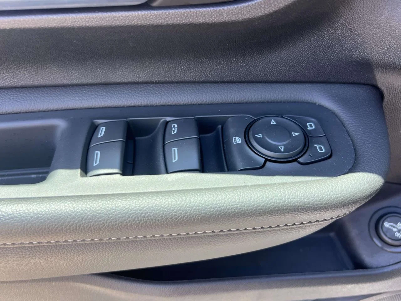 2022 GMC Terrain SLT - Photo 24