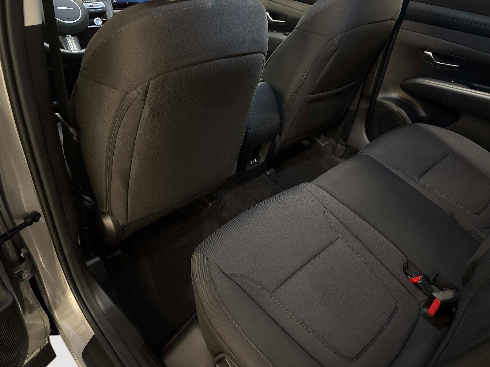 Certified Used 2025 Shimmering Silver Hyundai SE image 18
