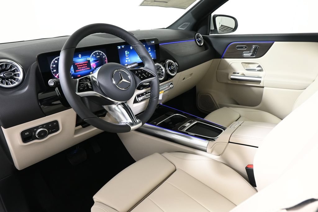 New 2026 Polar White Mercedes-Benz GLA 250 image 39