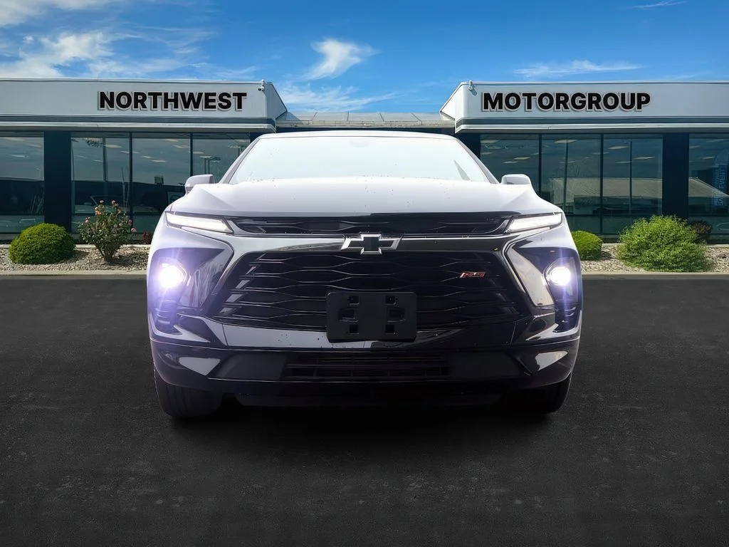 Used 2025 Black Chevrolet RS image 30