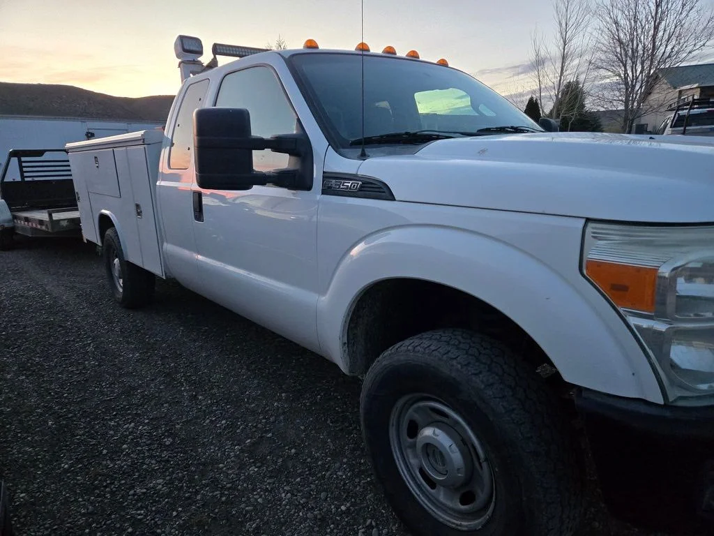 Used 2014 White Ford XL image 4