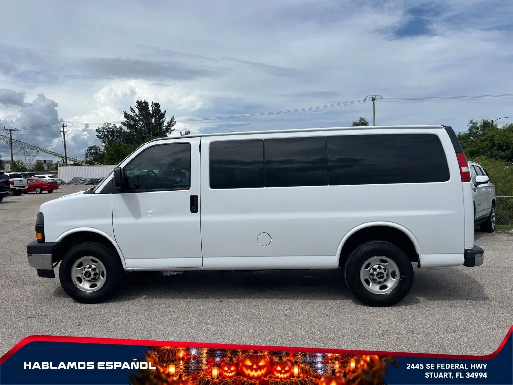 Used 2023 SUMMIT WHITE GMC RWD 2500 Regular Wheelbase Work Van image 4
