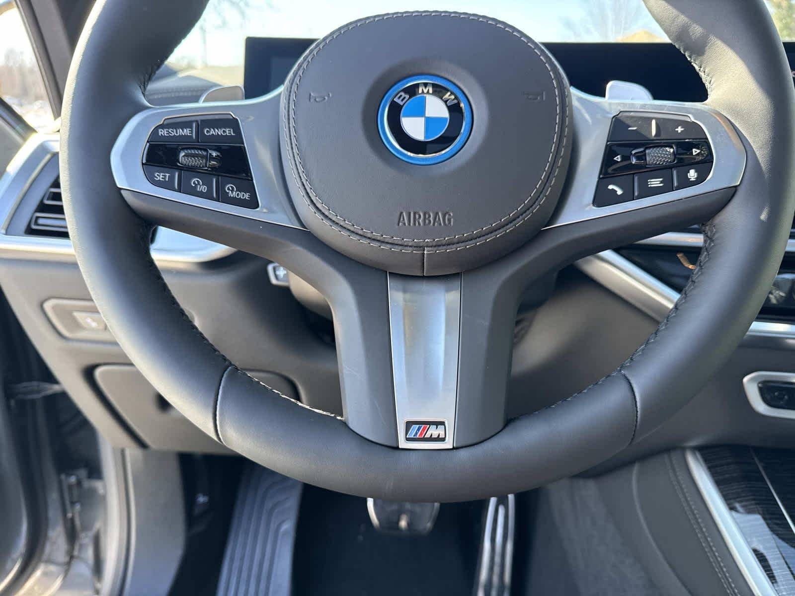 New 2026 Skyscraper Grey Metallic BMW xDrive50e image 18