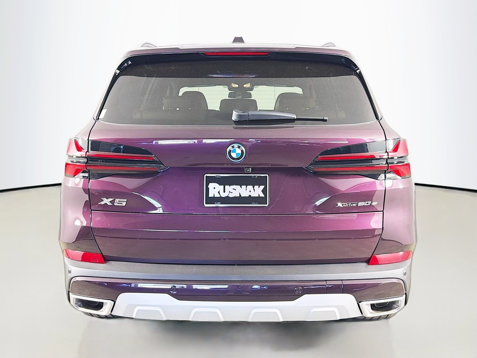 New 2026 Mora Metallic BMW xDrive50e image 6