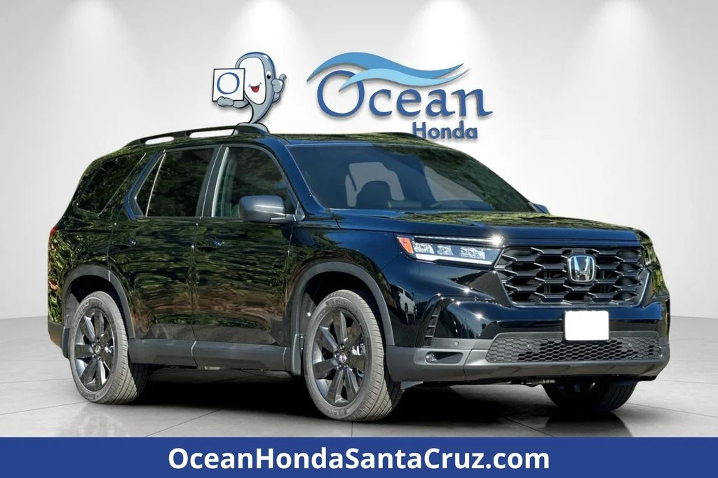 2025 Honda Pilot Sport 2WD's photo