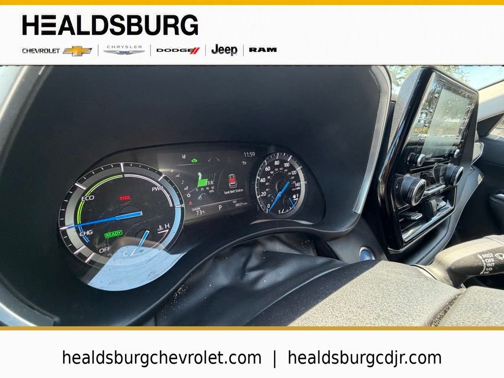 Used 2021 White Toyota XLE image 19