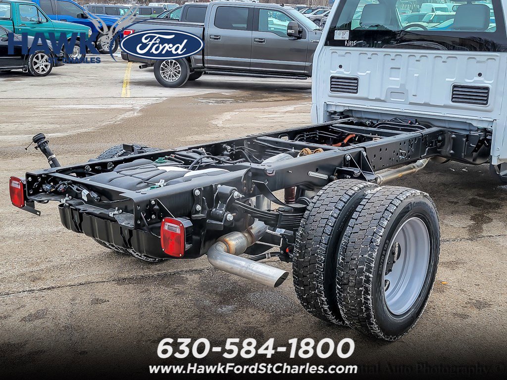 New 2026 Oxford White Ford F-450® XL image 6