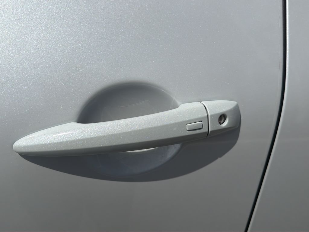 New 2026 White Nissan SL image 17