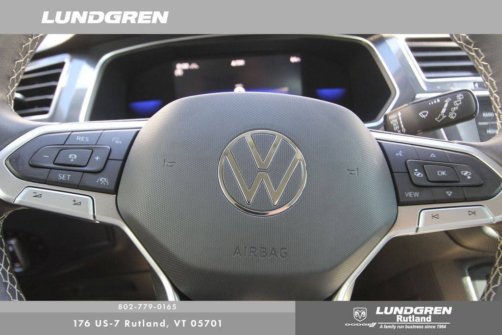 Used 2023 Gray Volkswagen 2.0T SE image 2