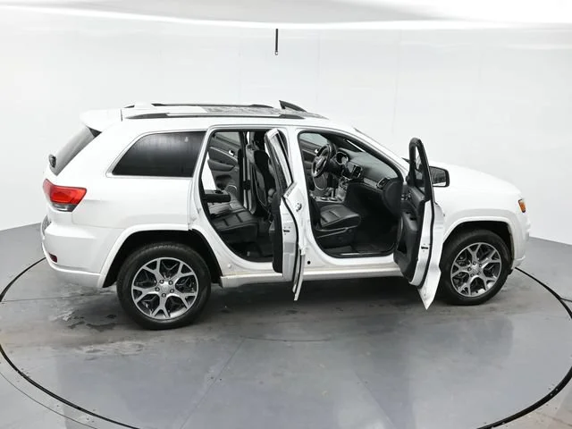 Used 2019 Ivory 3-coat Jeep Overland image 46
