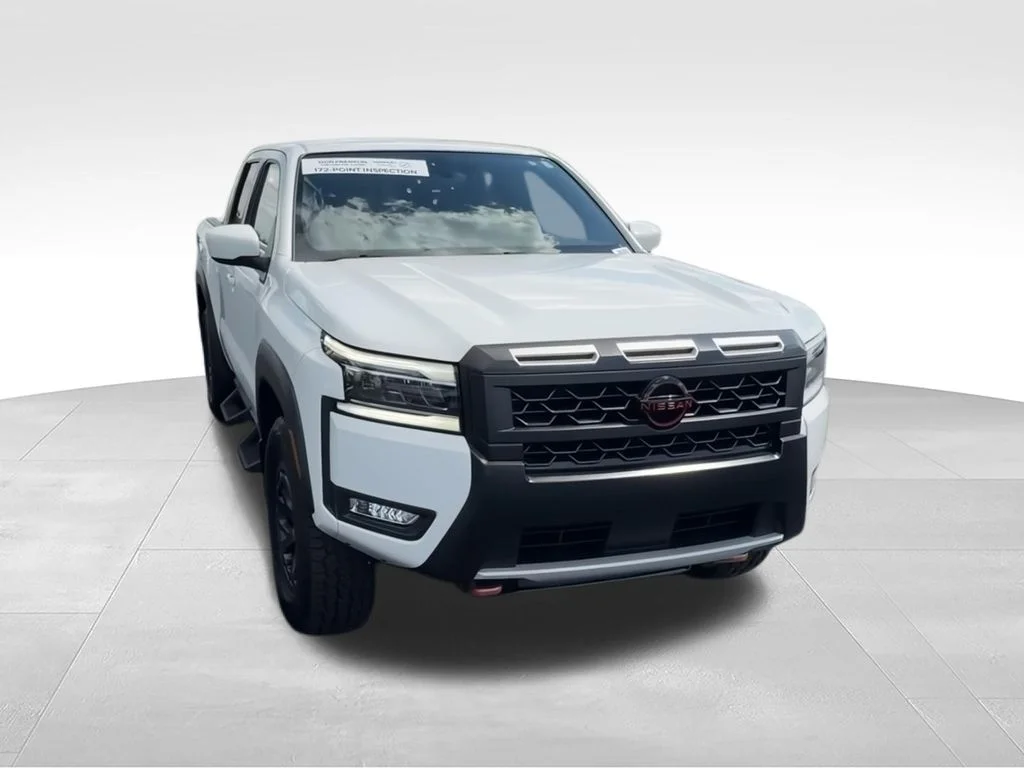 Used 2025 White Nissan PRO-4X image 4