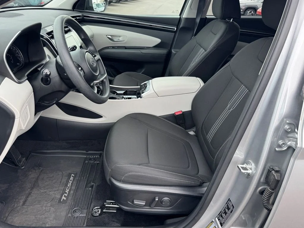 Used 2024 Silver Hyundai SEL image 7