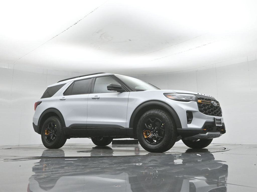 New 2026 Space White Metallic Ford Tremor image 51