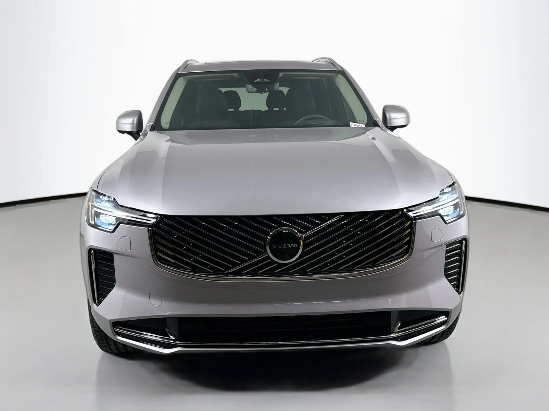 New 2026 Silver Volvo B6 Ultra image 2