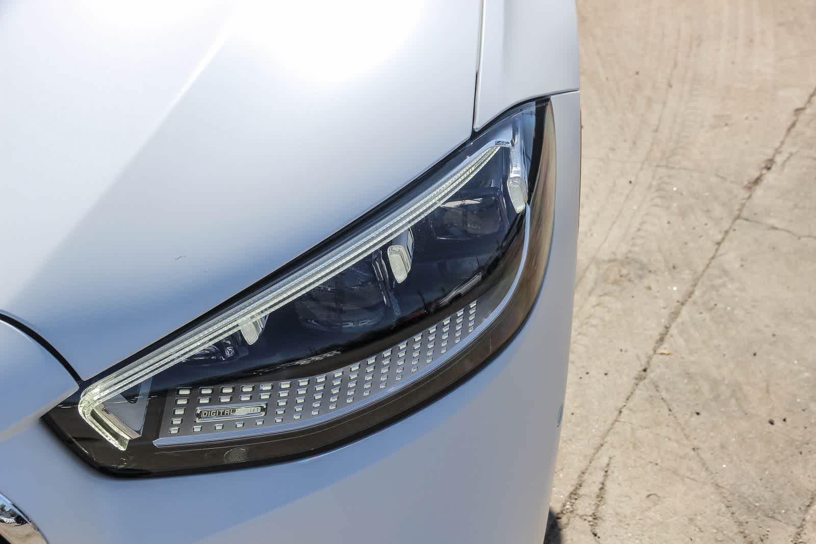 New 2026 MANUFAKTUR Moonlight White Magno Mercedes-Benz AMG® S 63 E image 8