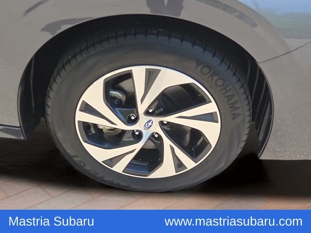 Used 2025 Gray Metallic Subaru Premium image 24