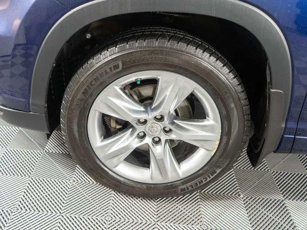 Used 2015 Blue Toyota Limited Platinum V6 image 27