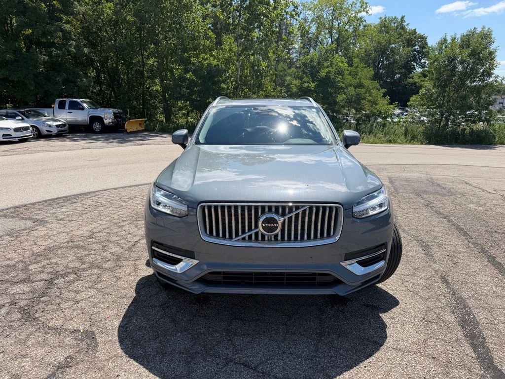 Certified Used 2023 Gray Metallic Volvo T8 Plus Bright Theme 7 Passenger image 2
