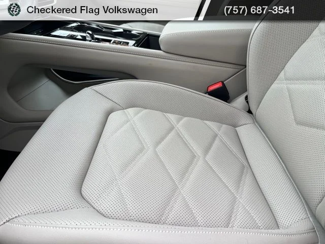 New 2026 Silver Volkswagen 2.0T SE w/Technology image 31