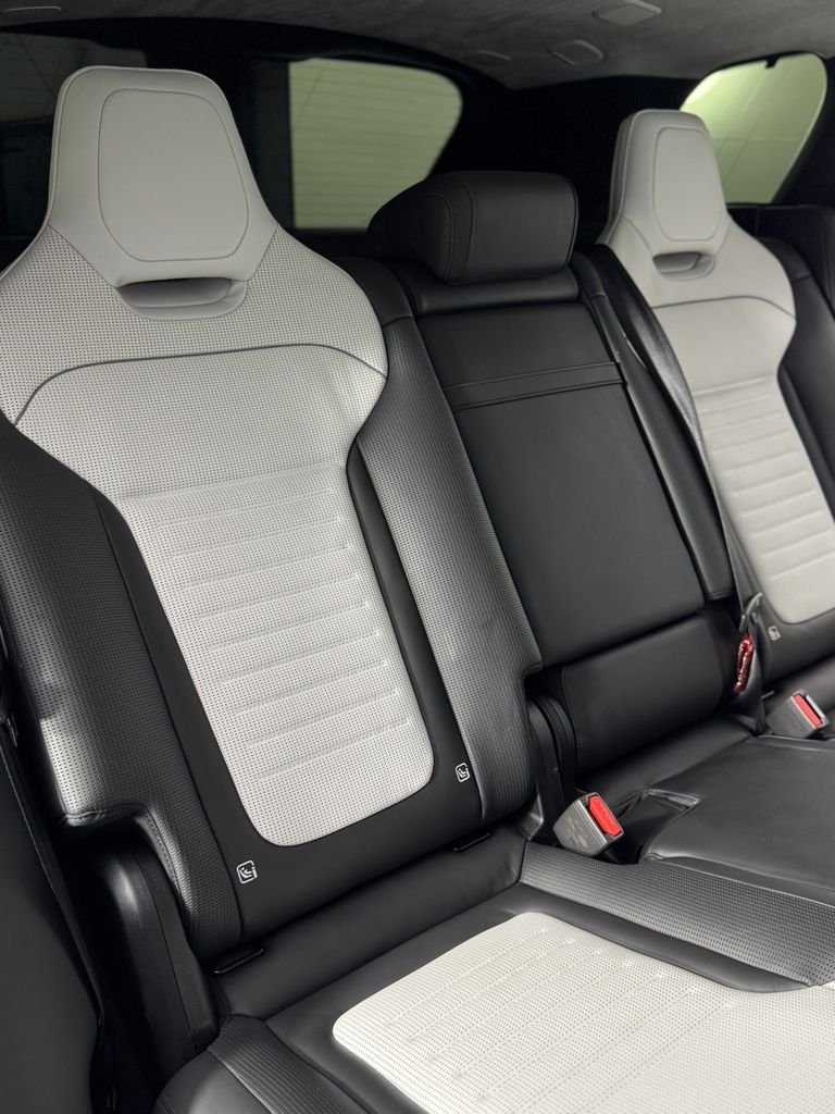 Used 2025 Velocity Blue SV Bespoke Ultra Metallic Satin Land Rover SV Edition Two image 20