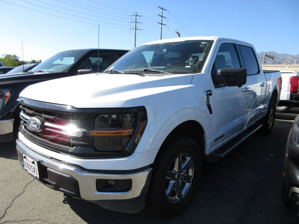 Certified Used 2024 Oxford White Ford XLT image 1