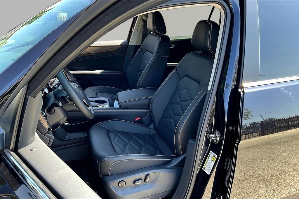 New 2026 Black Volkswagen 2.0T SE image 22