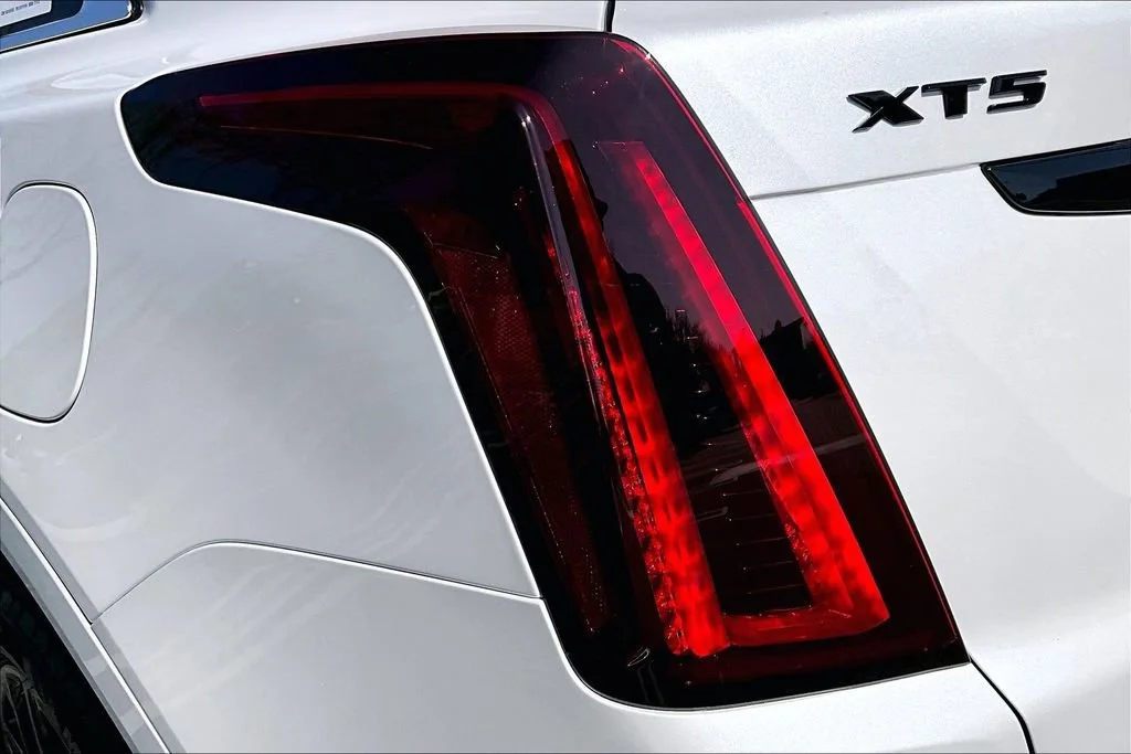 New 2026 Crystal White Tricoat Cadillac Premium Luxury image 15