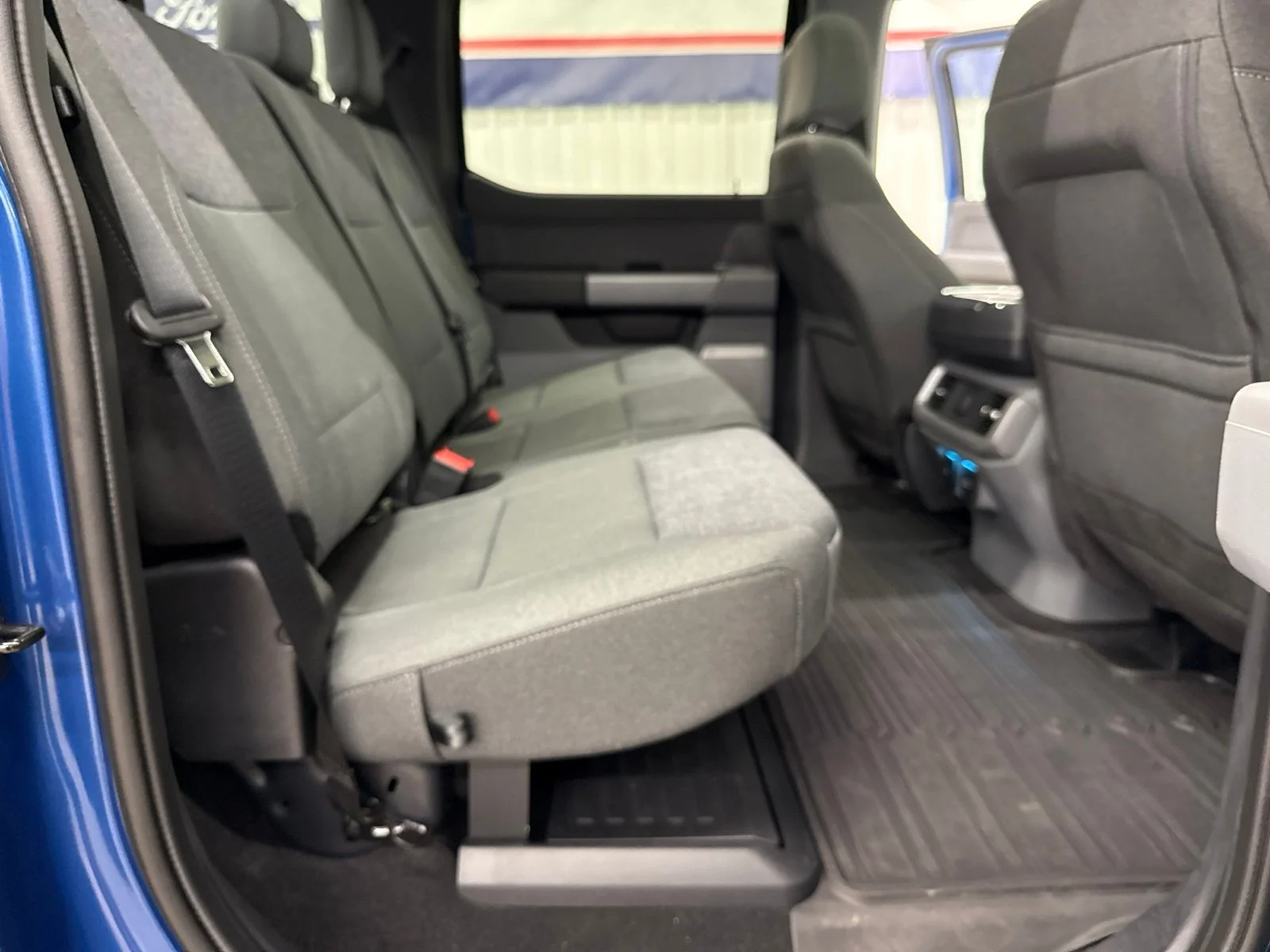 Used 2024 Blue Metallic Ford XLT image 28