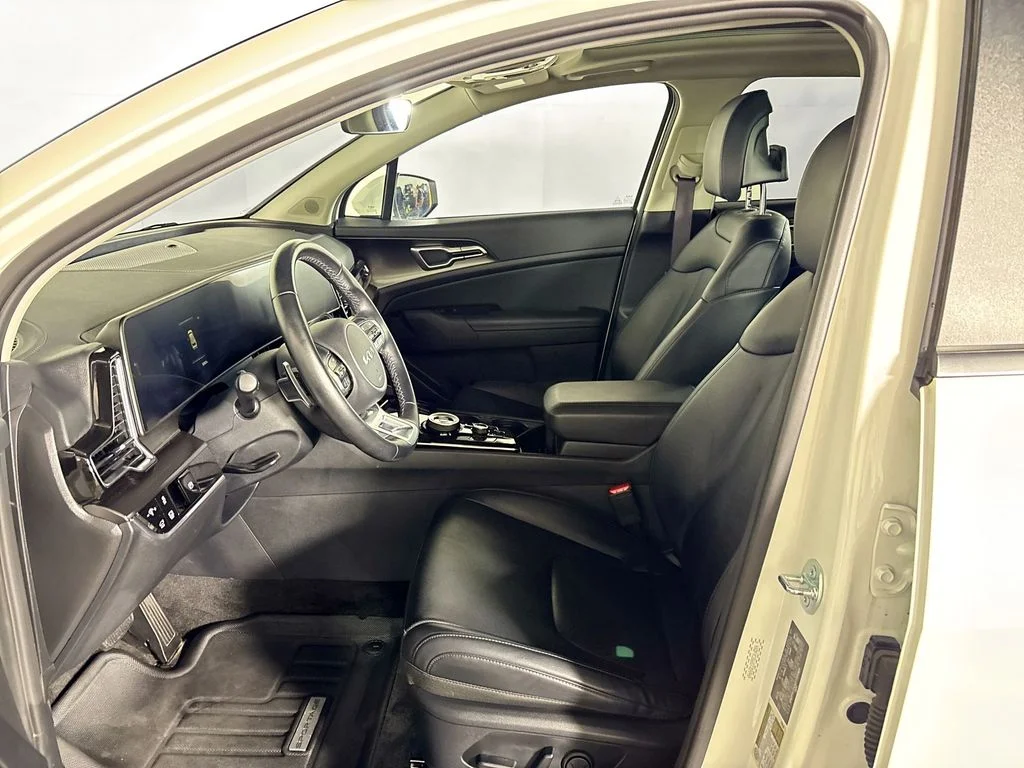 Used 2025 White Kia EX image 11