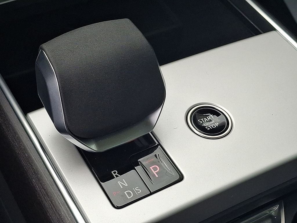 New 2026 Santorini Black LAND ROVER SE image 12