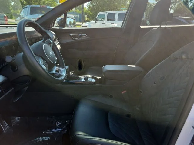 Used 2024 White Kia X-Pro image 19