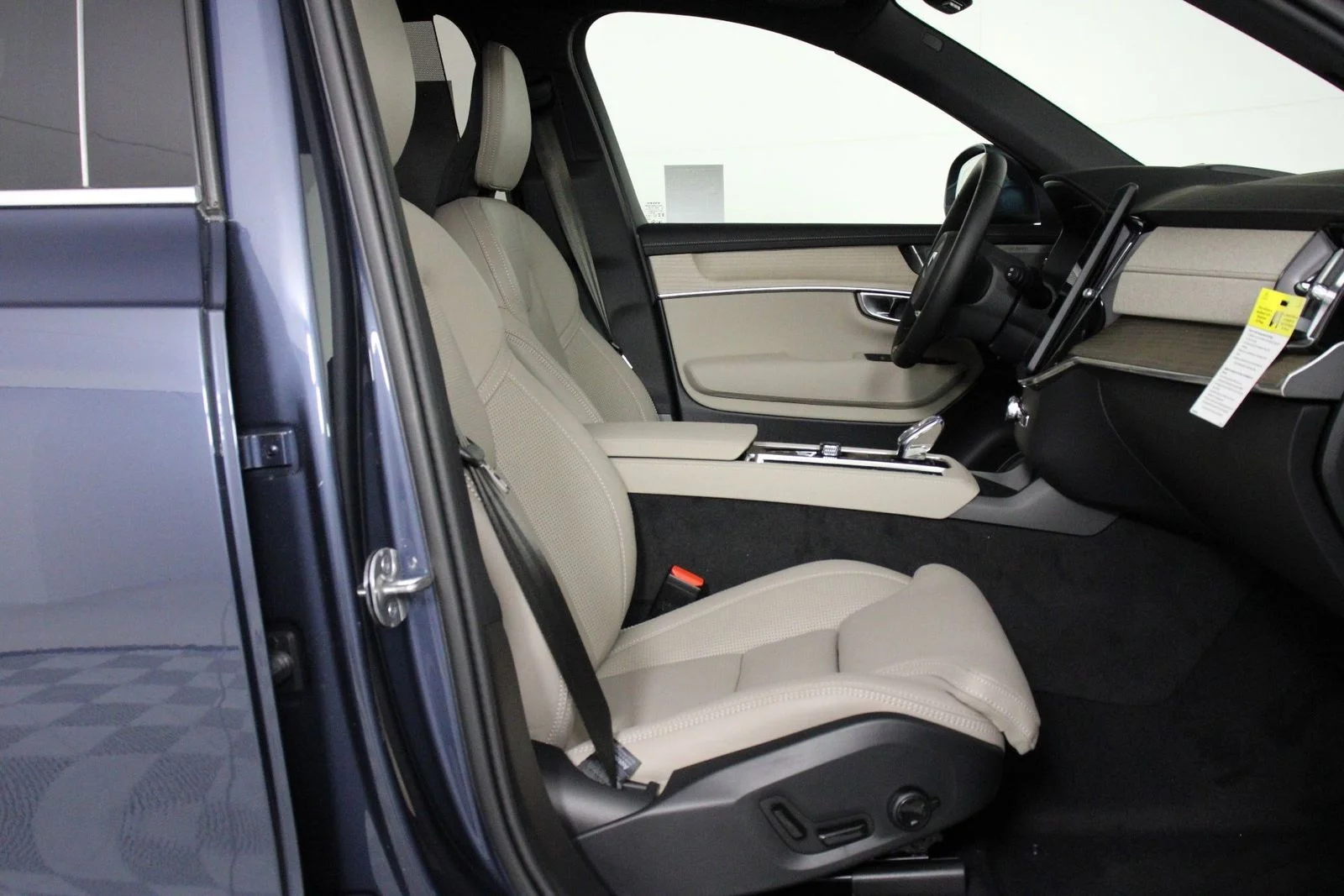 2026 Volvo XC90 Ultra - Photo 10